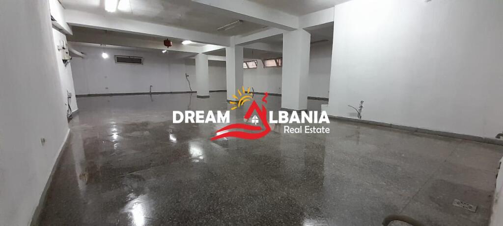 Business premises for rent in the Center at the beginning of the Durres road in Tirana ( 42611066)