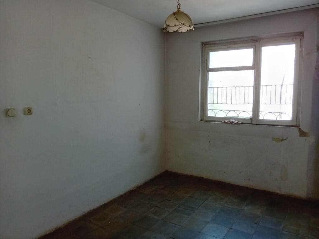 VENDESI APPARTAMENTO 2+1 CENTRO, DURAZZO