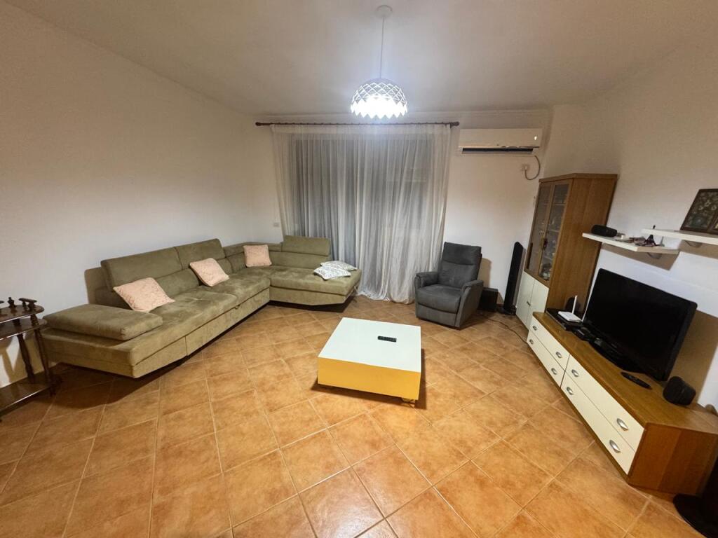 Super Apartament 2+1 për Qira (Brryli)