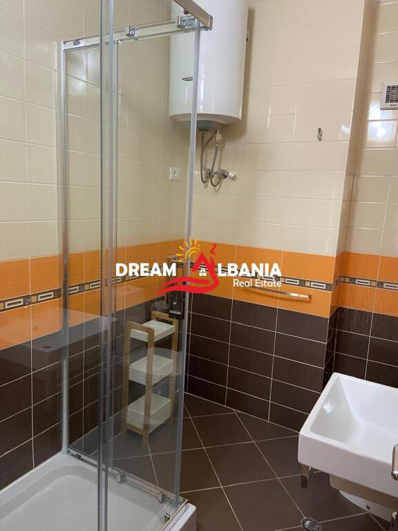 Jepet me qera apartament 2+1+2 ne Bllok prane Juridikut (ID 42215345)