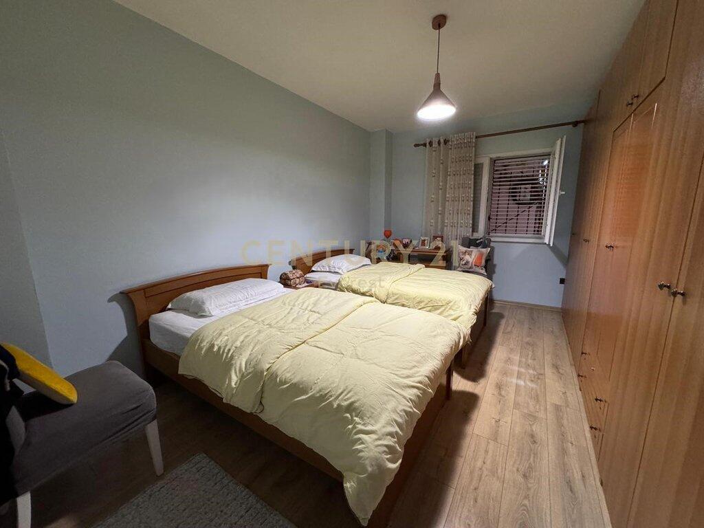 FOR SALE APARTMENT 2+1 + SHOP, OPPOSITE THE NEW MATERNITY!