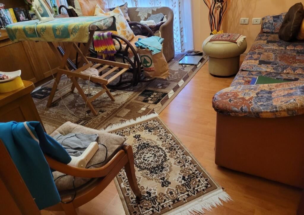 Shitet  apartament  2+1 (prane fakultetit  juridik  te Tiranes )