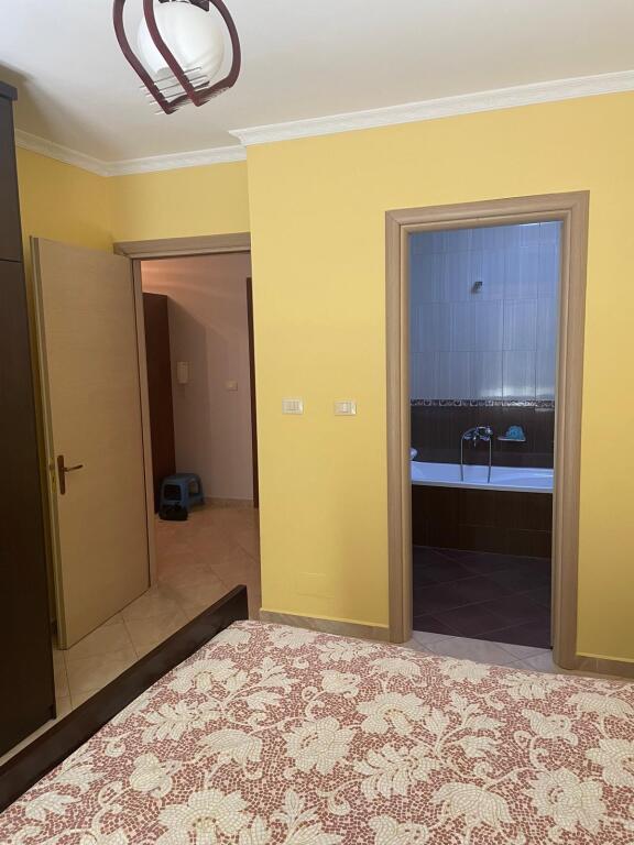 Apartament me qira