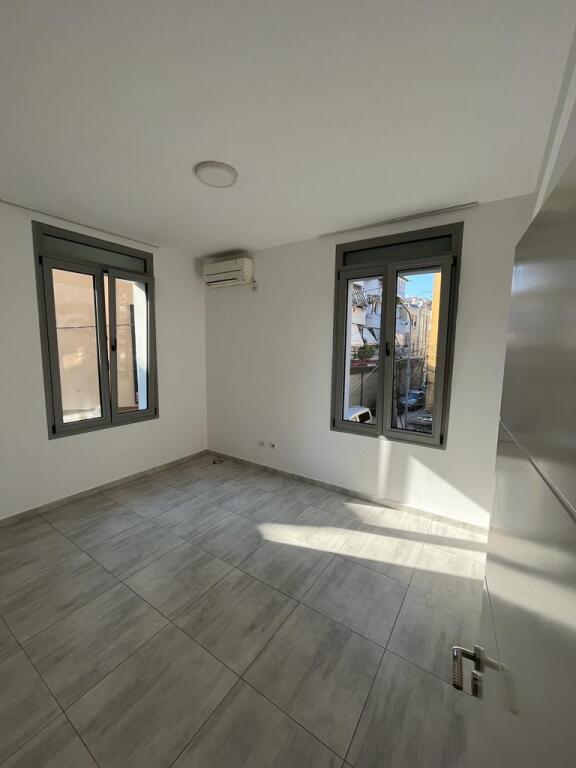 Appartamento 2+1 per ufficio in affitto a Medreseja, di fronte a Big Market