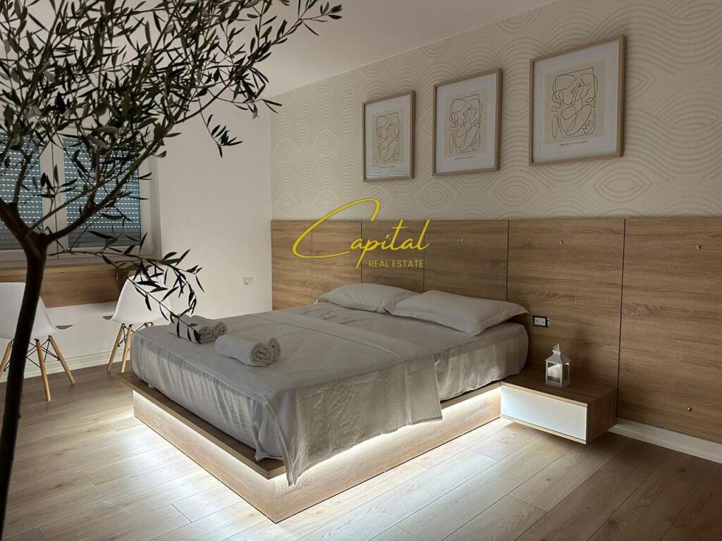 MONOLOCALE IN AFFITTO VIA DURRES 60.000 LEKE