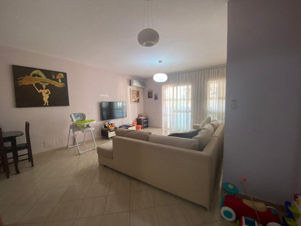 APARTAMENT 1+1 ME QIRA TE SELVIA 550 EURO