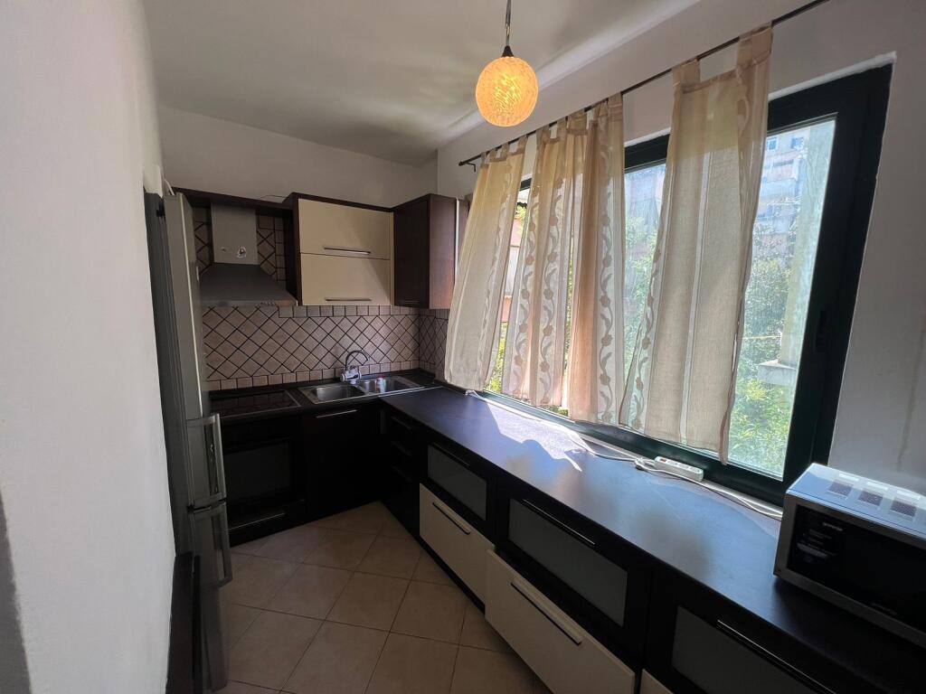 🏢Kodra e Diellit,Rr.Rrapo Hekali,jepet me qera apartament 2+1, i mobiluar : 50,000Leke