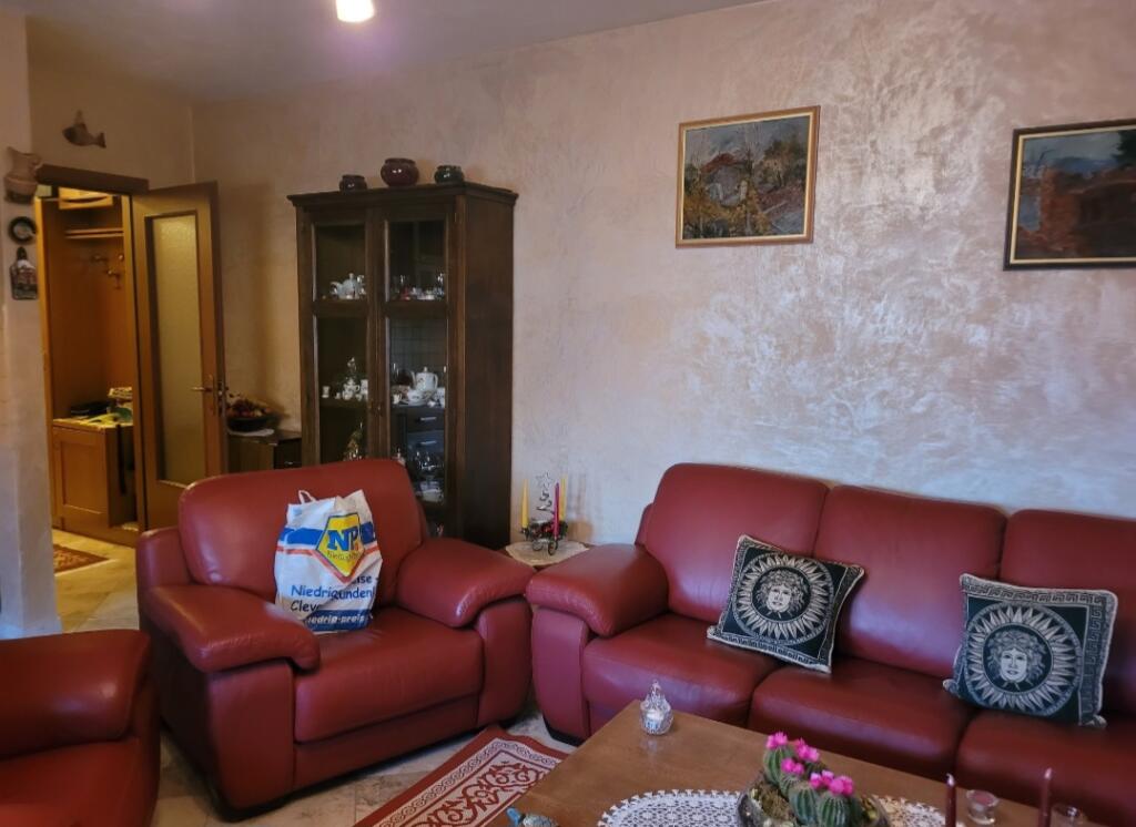 Shitet  apartament  2+1 (prane fakultetit  juridik  te Tiranes )