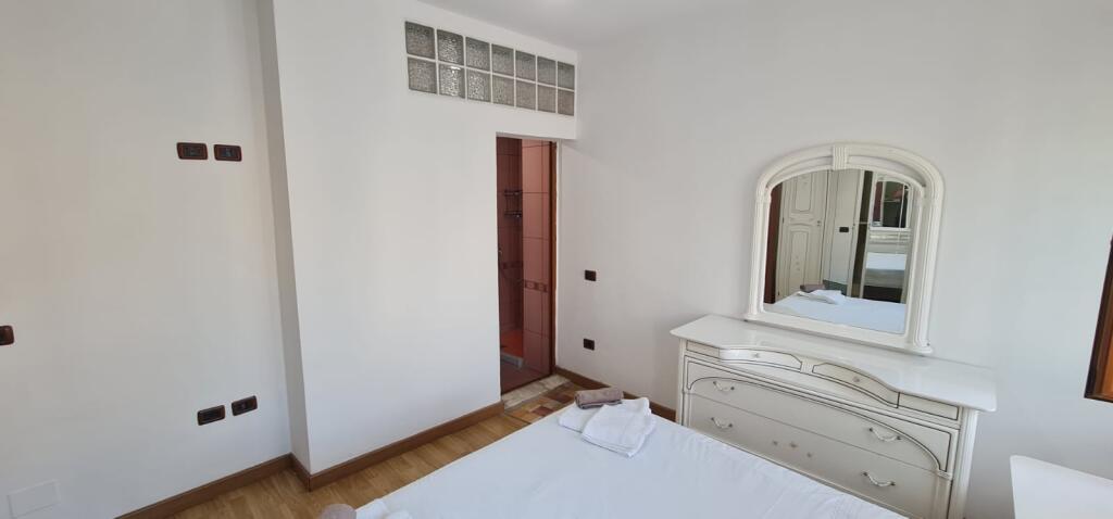 JEPET ME QERA APARTAMENT 2+1 NE LAPARAKE!