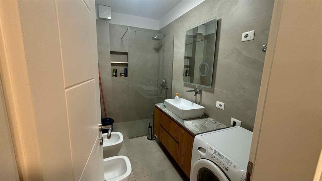 JEPET ME QERA APARTAMENT 1+1 TE 5 MAJI!