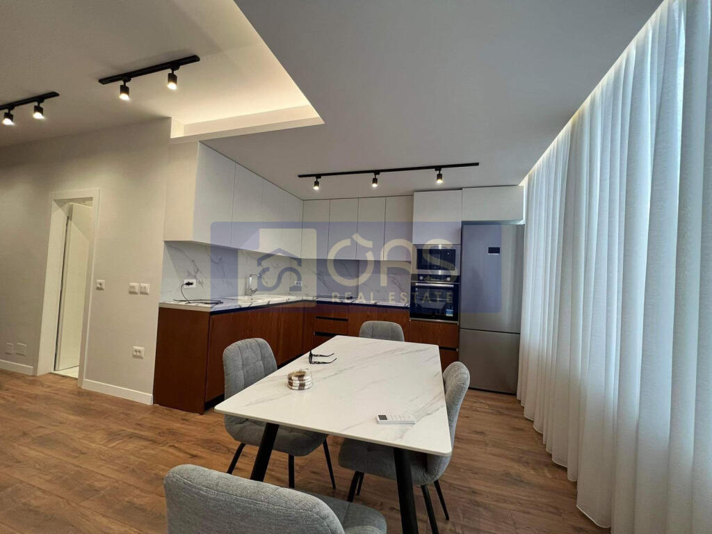 ◦ Jepet Apartament me qera  2+1+2  tek Kristal Center