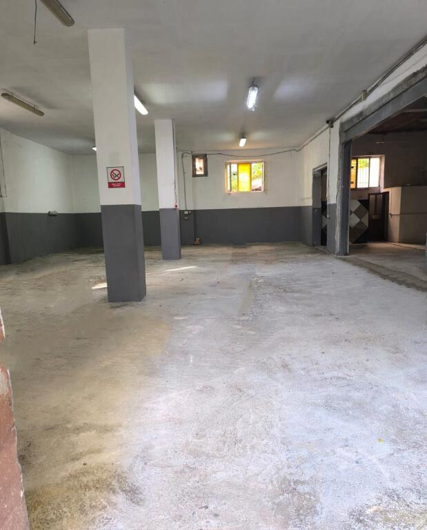 WAREHOUSES FOR RENT 260 M2 SIRI KODRA 1,700 EURO