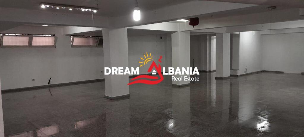 Business premises for rent in the Center at the beginning of the Durres road in Tirana ( 42611066)