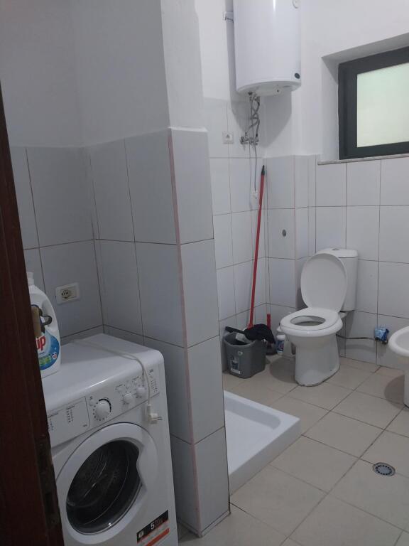 Tirane, vendo, monolocale con veranda spaziosa Piano 1, Via Dibra