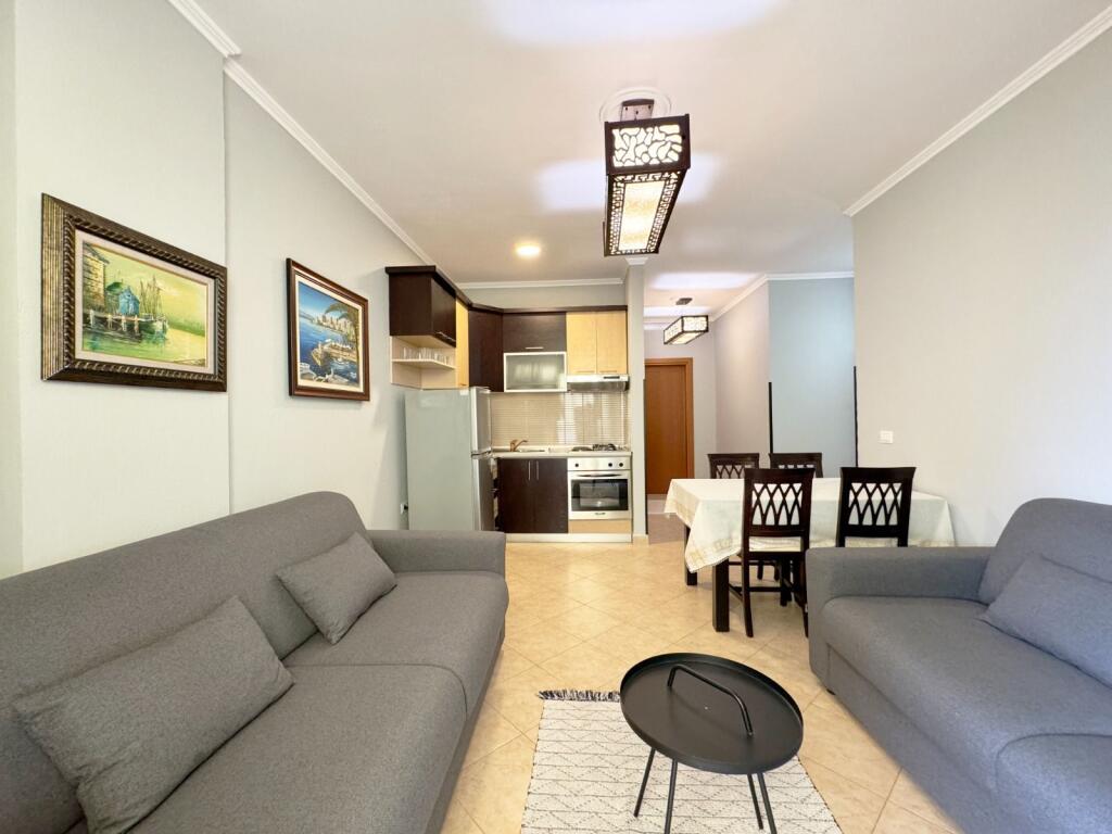 SHITET APARTAMENT 1+1 NE PLAZHIN E MALI ROBIT