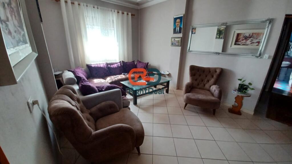 A Kombinat, Vendesi Casa Privata Con Planimetria Regolare In Vendita