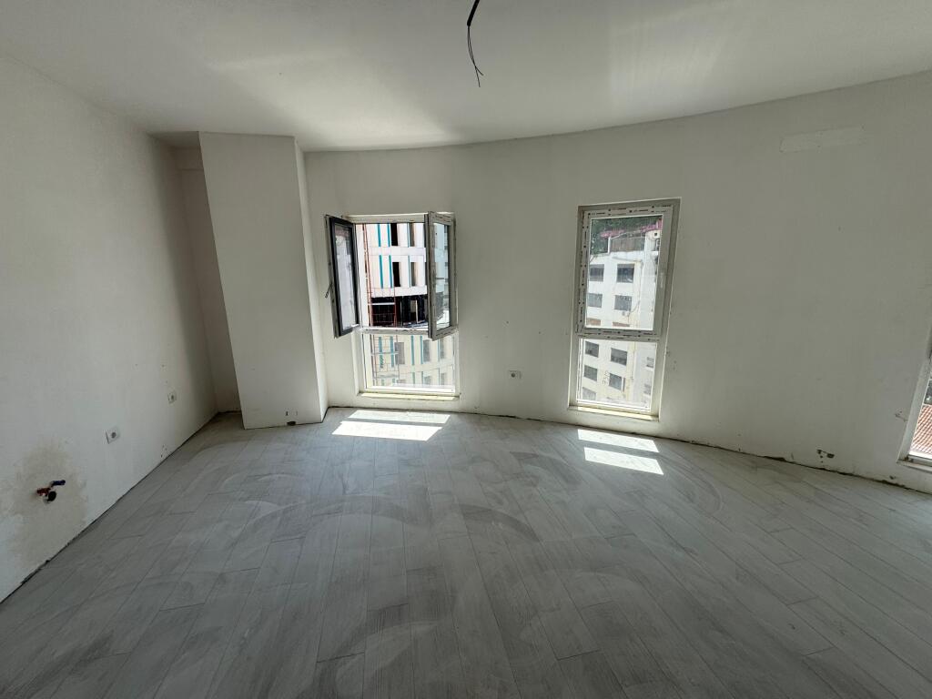 📣Office space for rent with Parking📍Blackbird  💶Price 2000 euros including parking