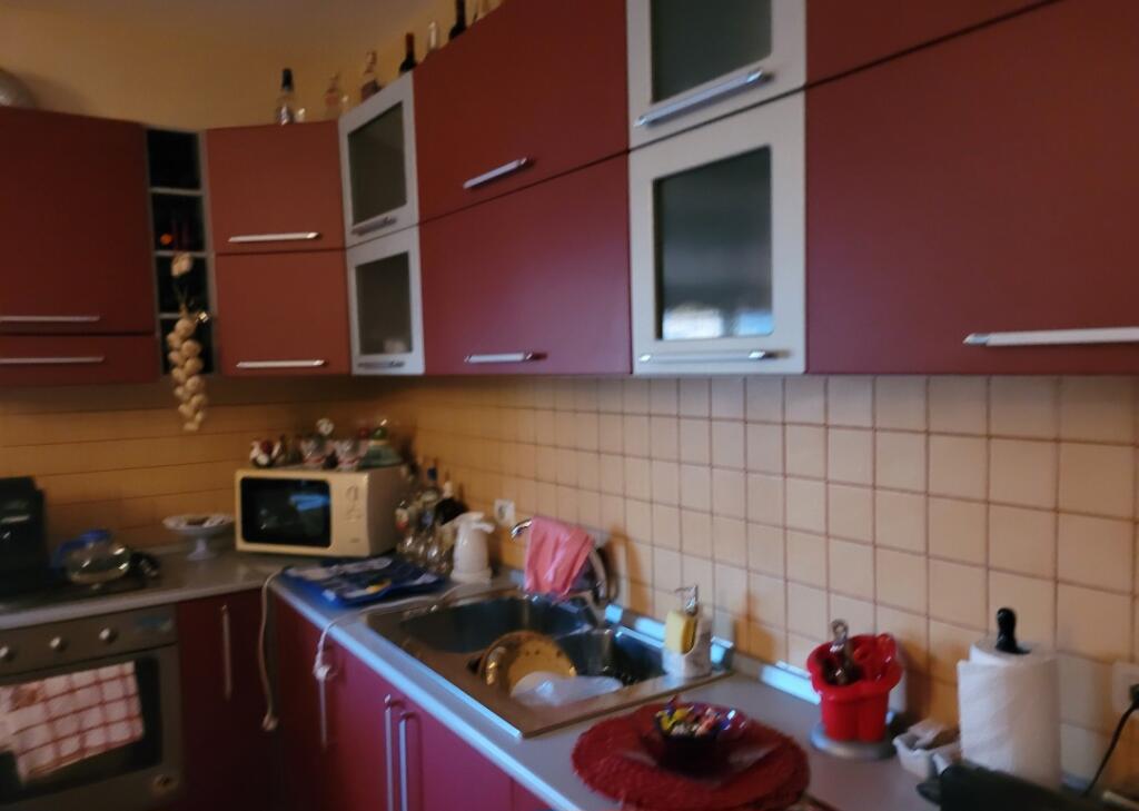 Shitet  apartament  2+1 (prane fakultetit  juridik  te Tiranes )