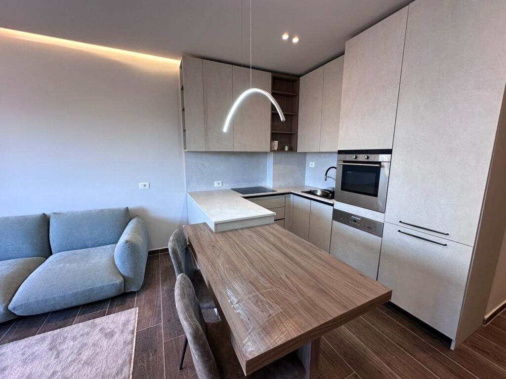 Apartament 1+1 me Qera tek Pazari i Ri
