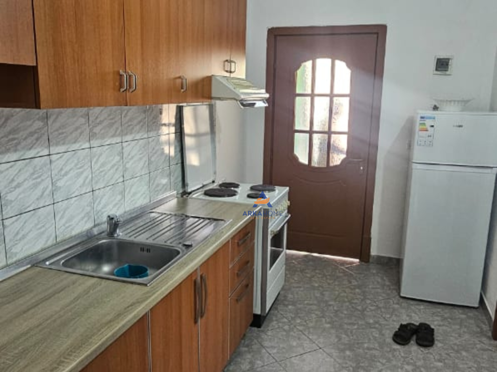 JEPET APARTAMENT 1+1 ME QERA "RRUGA BABE REXHA" 550 EURO