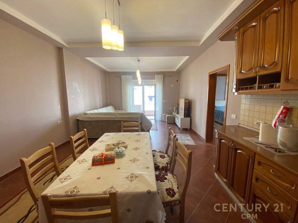 GIVE APARTMENT 2+1+PARKING IN THE PARIS MUNICIPALITY