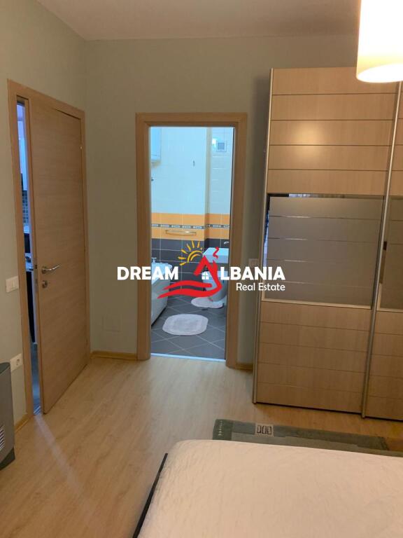 Jepet me qera apartament 2+1+2 ne Bllok prane Juridikut (ID 42215345)
