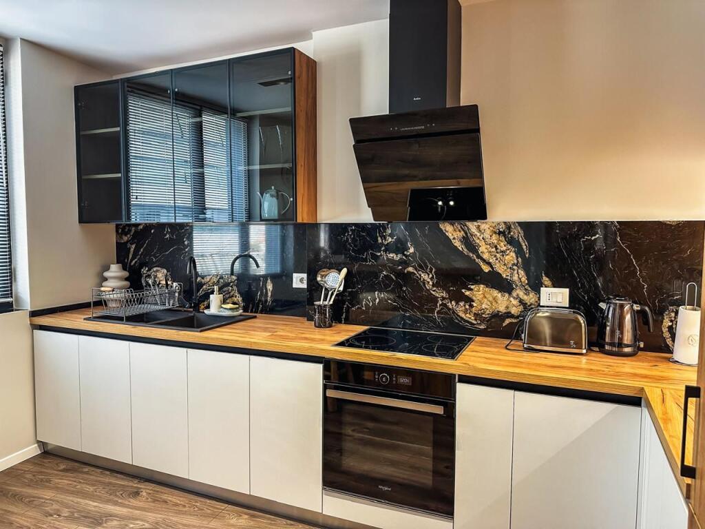 📢 Qira Apartament 2+1 – Rruga e Dibërs, Vila Gold 🚗 Me garazh  💶 Çmimi: 1,350 €/muaj