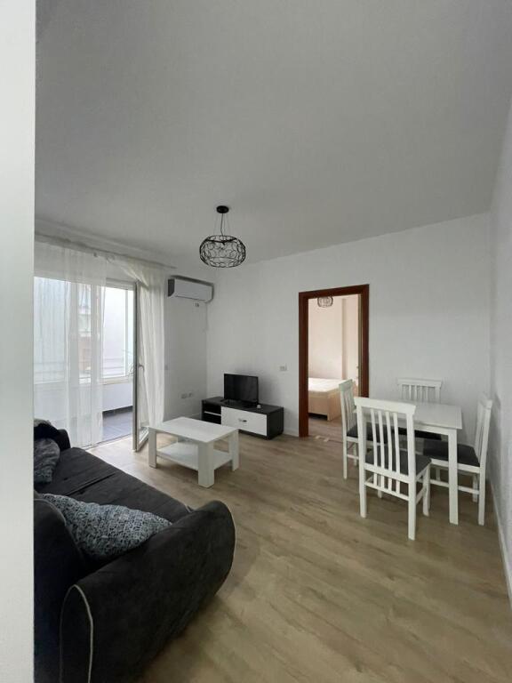 Kodra e diellit casa in affitto 43,000