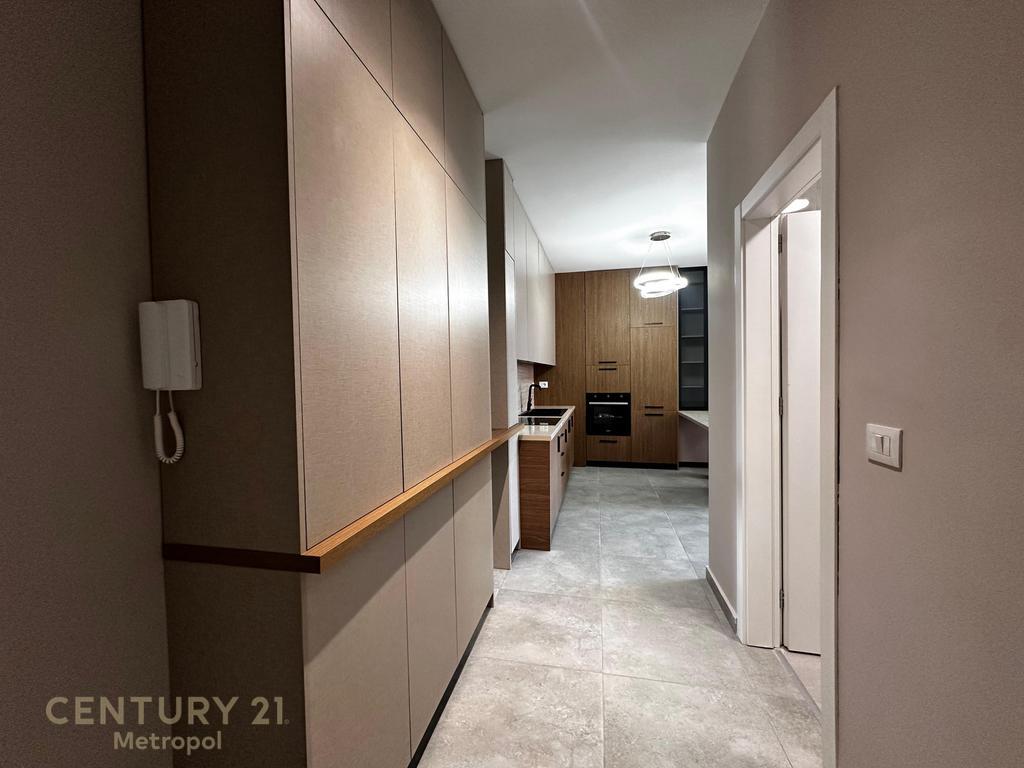 SHES APARTAMENT 1+1 TOTALISHT TE MOBILUAR!