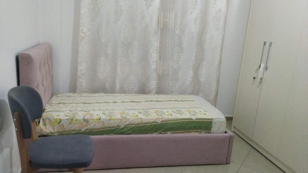Tirane, jap me qera apartament 2+1+2 banjo Kati 1, 90 m² 40.000 Lek