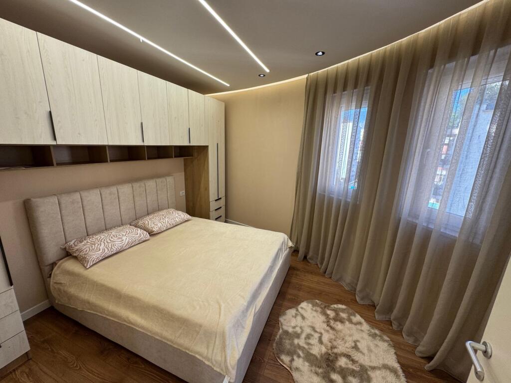 🚪Rent Apartment 1+1  📍Center, Donika Center (Near Flora Cafe)💶Price 75,000 lek per month