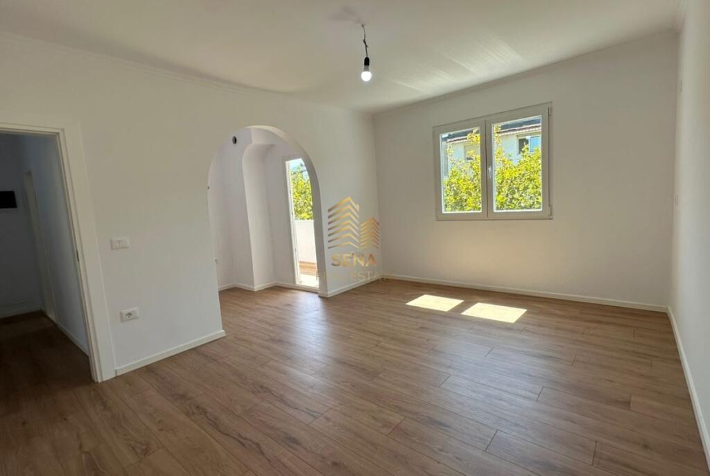 For sale, Apartment 2+1+balcony, Pediatrics – Kongresi i Manastirit Street, 129,000 Euro