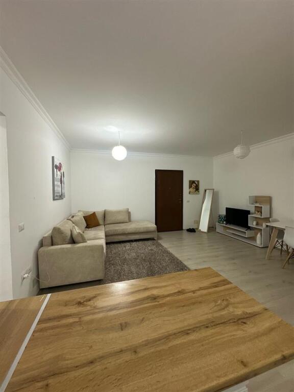 Apartment 1+1 for rent at the Botanical Garden near the Mosque (50,000 leke)