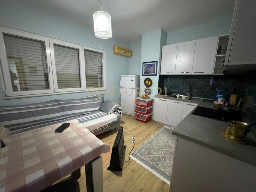 FOR SALE APARTMENT 2+1 + SHOP, OPPOSITE THE NEW MATERNITY!