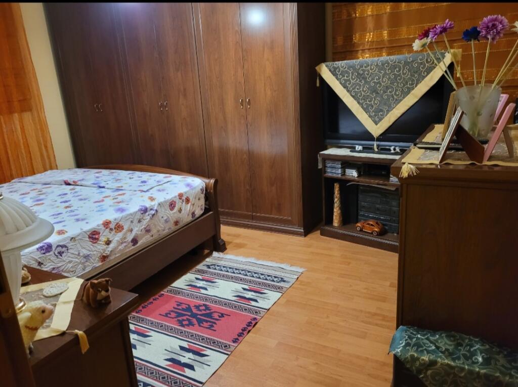 Shitet  apartament  2+1 (prane fakultetit  juridik  te Tiranes )