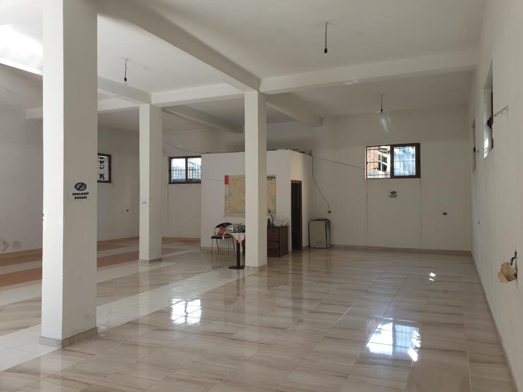 📌 Locale Commerciale in Affitto in Via Teodor Keko!