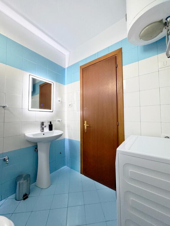 SHITET APARTAMENT 1+1 NE PLAZHIN E MALI ROBIT