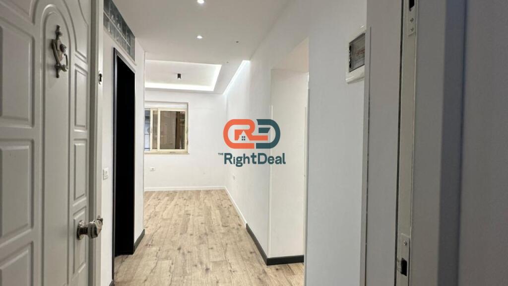 Vicino al Liceo Petro Nini Luarasi, Appartamento 1+1 in Vendita, Con Posizione Perfetta!!