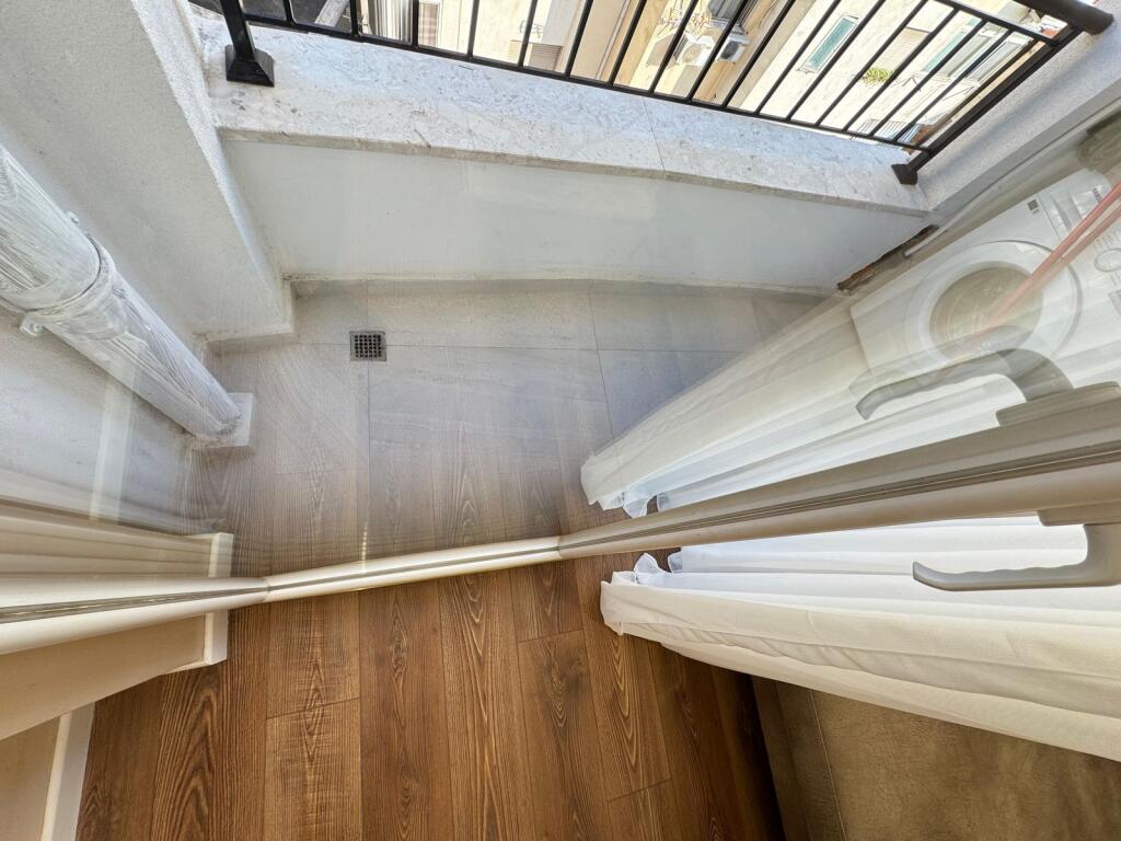 🚪Rent Apartment 1+1  📍Center, Donika Center (Near Flora Cafe)💶Price 75,000 lek per month