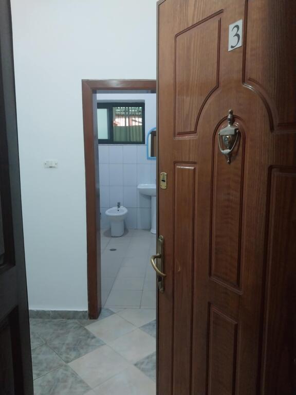 Tirane, vendo, monolocale con veranda spaziosa Piano 1, Via Dibra