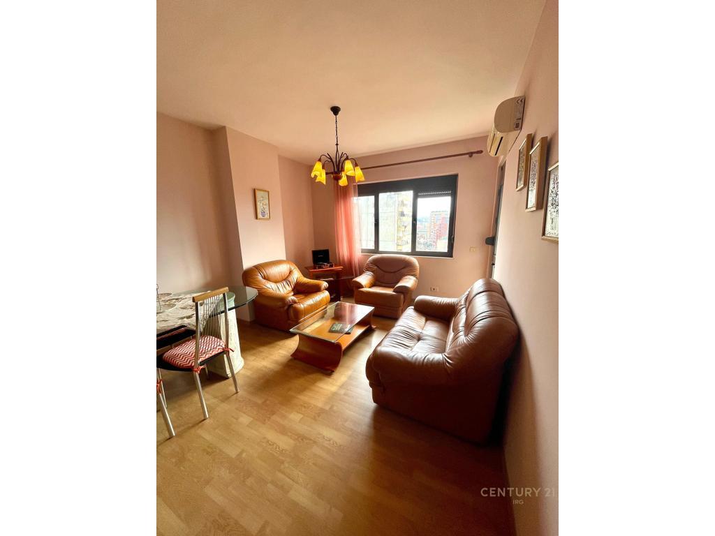 Jepet me Qira Apartament 1+1 ne Qender prane 9 Kateshet
