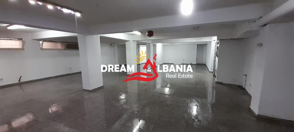 Business premises for rent in the Center at the beginning of the Durres road in Tirana ( 42611066)