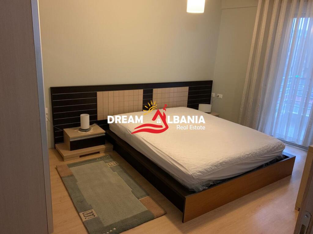 Jepet me qera apartament 2+1+2 ne Bllok prane Juridikut (ID 42215345)