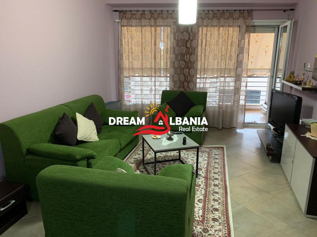 Jepet me qera apartament 2+1+2 ne Bllok prane Juridikut (ID 42215345)
