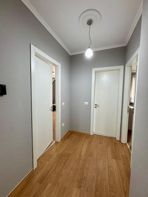 Jepet super apartment 1+1 me qera tek rr Kavajes , Xhamia