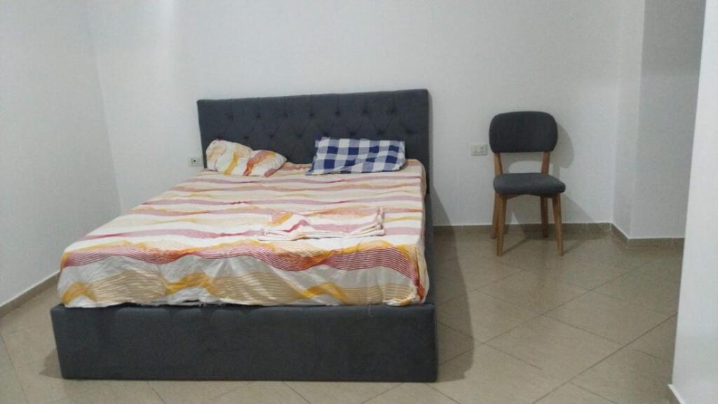 Tirane, jap me qera apartament 2+1+2 banjo Kati 1, 90 m² 40.000 Lek