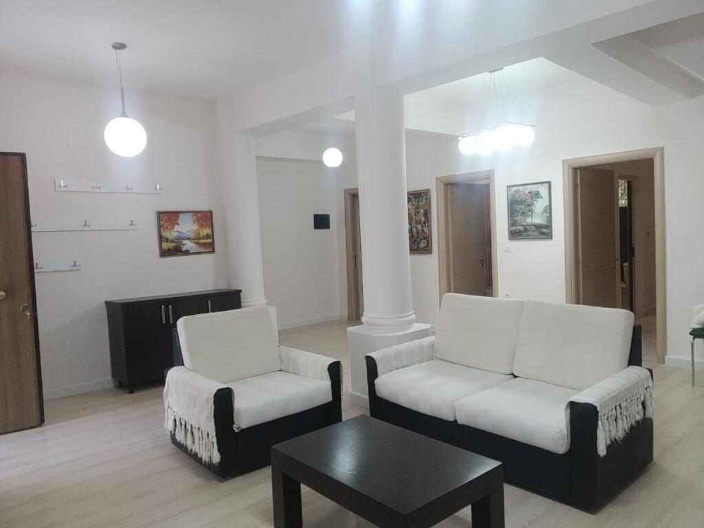 JEPET ME QERA APARTAMENT 3+1 TE ISH TREGU ELEKTRIK!!