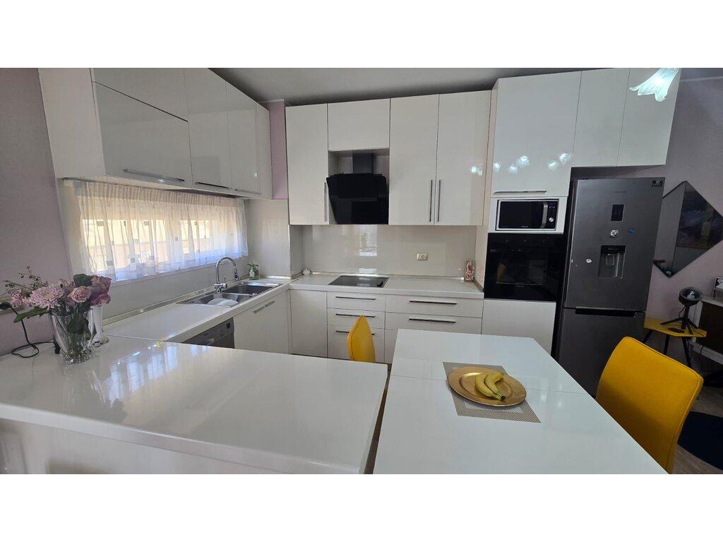 SHITET APARTAMENT MODERN TE KOMUNA E PARISIT