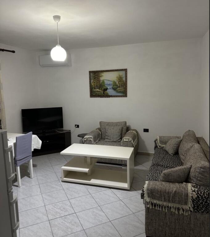 APARTAMENT ME QERA 1+1 KOMUNA PARISIT 480 EURO