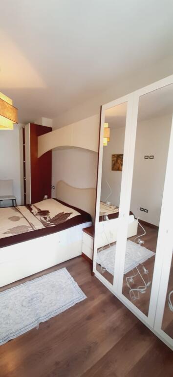 Shitet apartament 2+1 ne Astir pranë Fabrikes se Miellit!